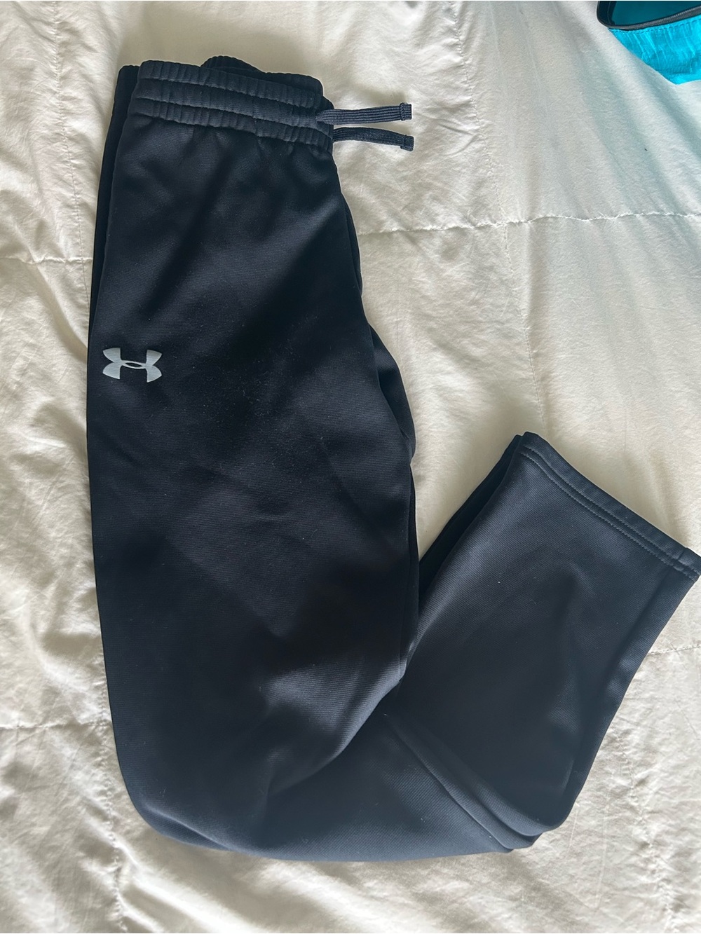 Under Armour Black Kids' Jogger Pants with Logo. Youth large.